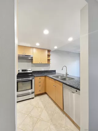 Photo #4: 260008023 Listing