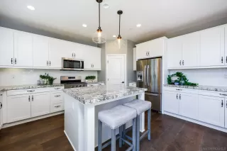 Photo #3: 260008027 Listing 