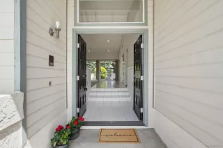 Photo #2: 260008044 Listing 