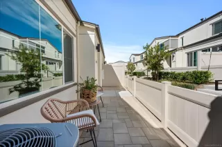 Photo #4: 260008055 Listing