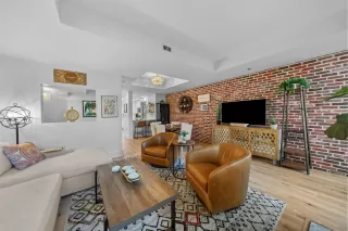 Photo #6: 260008106 Listing