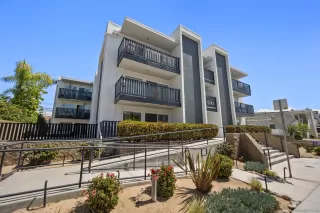 Photo #3: 260008107 Listing 