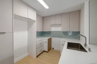 Photo #2: 260008124 Listing 