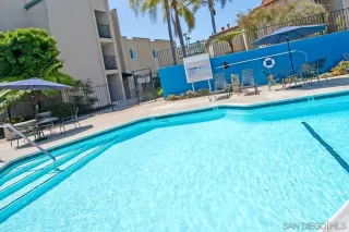 Photo #5: 260008126 Listing