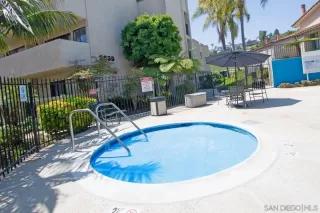 Photo #6: 260008126 Listing