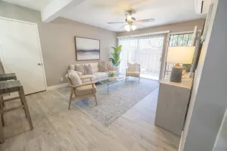 Photo #1: 260008146 Listing 