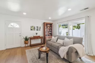 Photo #6: 260008157 Listing