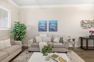 Photo #3: 260008169 Listing