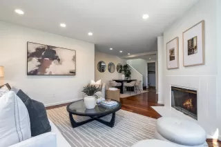 Photo #1: 260008195 Listing 