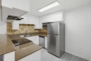 Photo #5: 260008232 Listing