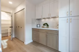 Photo #5: 260008251 Listing