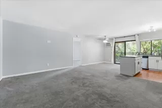 Photo #2: 260008261 Listing 