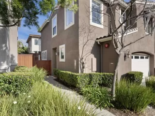 Photo #1: 260008272 Listing 