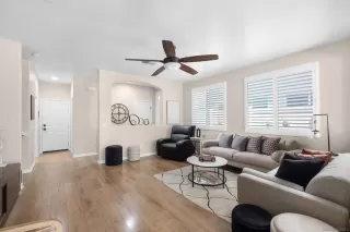 Photo #4: 260008279 Listing