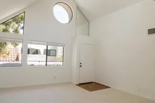 Photo #3: 260008304 Listing 