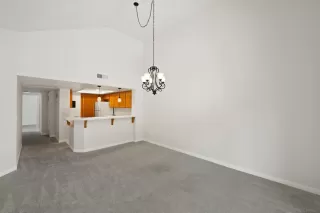 Photo #4: 260008327 Listing 