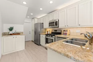 Photo #1: 260008334 Listing 