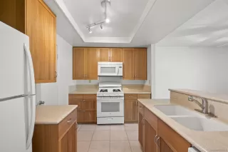 Photo #4: 260008364 Listing