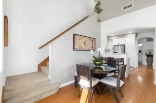 Photo #5: 260008366 Listing