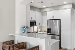 Photo #6: 260008366 Listing