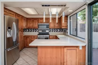 Photo #3: 260008401 Listing 