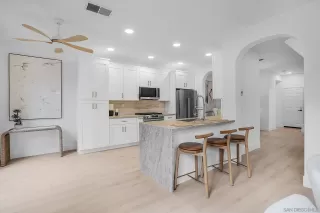 Photo #3: 260008407 Listing 