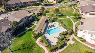 Photo #2: 260008416 Listing 