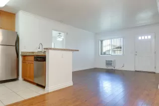 Photo #6: 260008416 Listing 