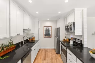 Photo #6: 260008419 Listing 