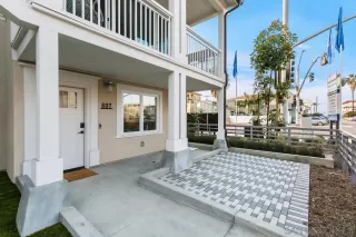 Photo #1: 260008430 Listing 