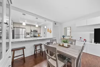 Photo #5: 260008445 Listing 