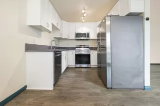 Photo #3: 260008456 Listing 