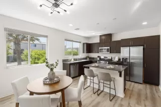 Photo #5: 260008472 Listing 