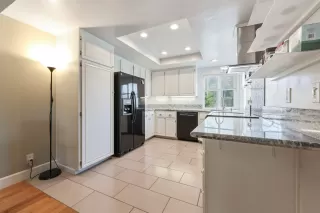 Photo #6: 260008506 Listing 