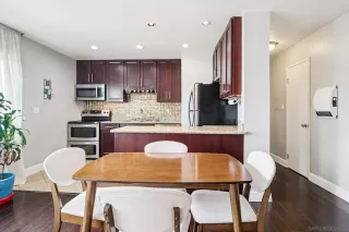 Photo #4: 260008512 Listing