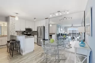 Photo #3: 260008517 Listing