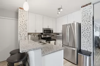 Photo #6: 260008517 Listing