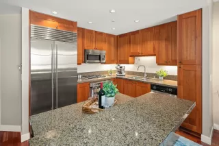 Photo #3: 260008531 Listing 