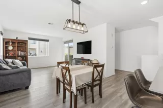 Photo #4: 260008539 Listing 