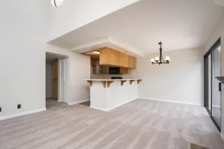 Photo #5: 260008548 Listing 