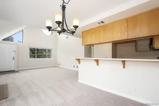 Photo #6: 260008548 Listing 