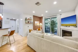 Photo #2: 260008561 Listing