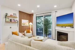 Photo #3: 260008561 Listing