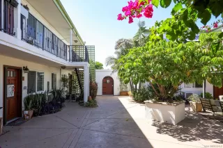 Photo #2: 260008562 Listing 