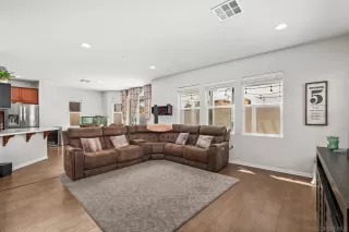 Photo #1: 260008576 Listing 