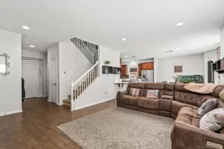 Photo #2: 260008576 Listing 