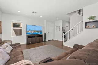 Photo #3: 260008576 Listing 