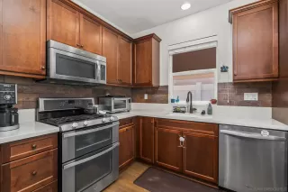 Photo #5: 260008576 Listing 