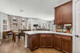 Photo #6: 260008576 Listing 