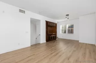 Photo #6: 260008589 Listing